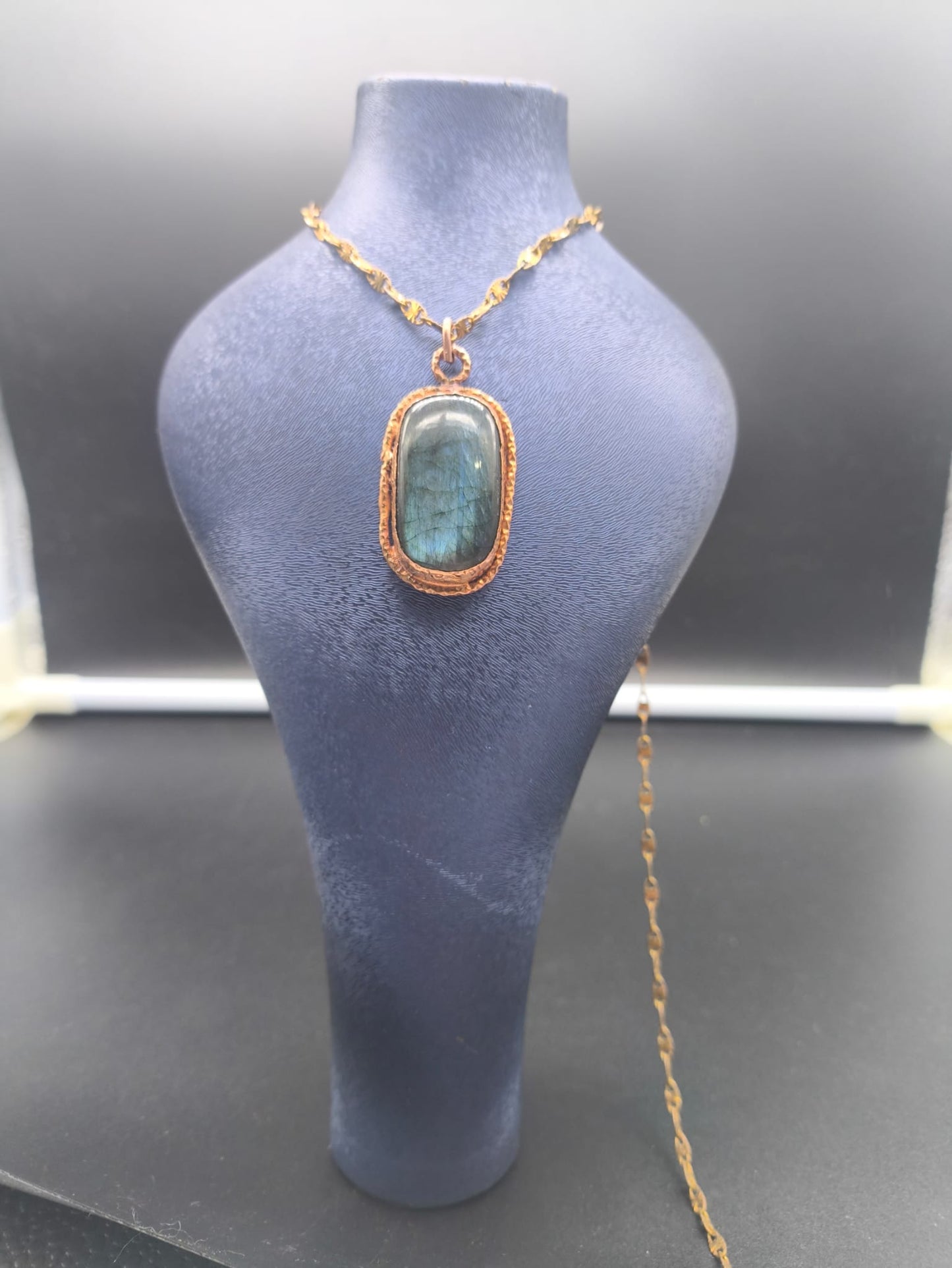 Labradorit Taşlı Bakır Kolye