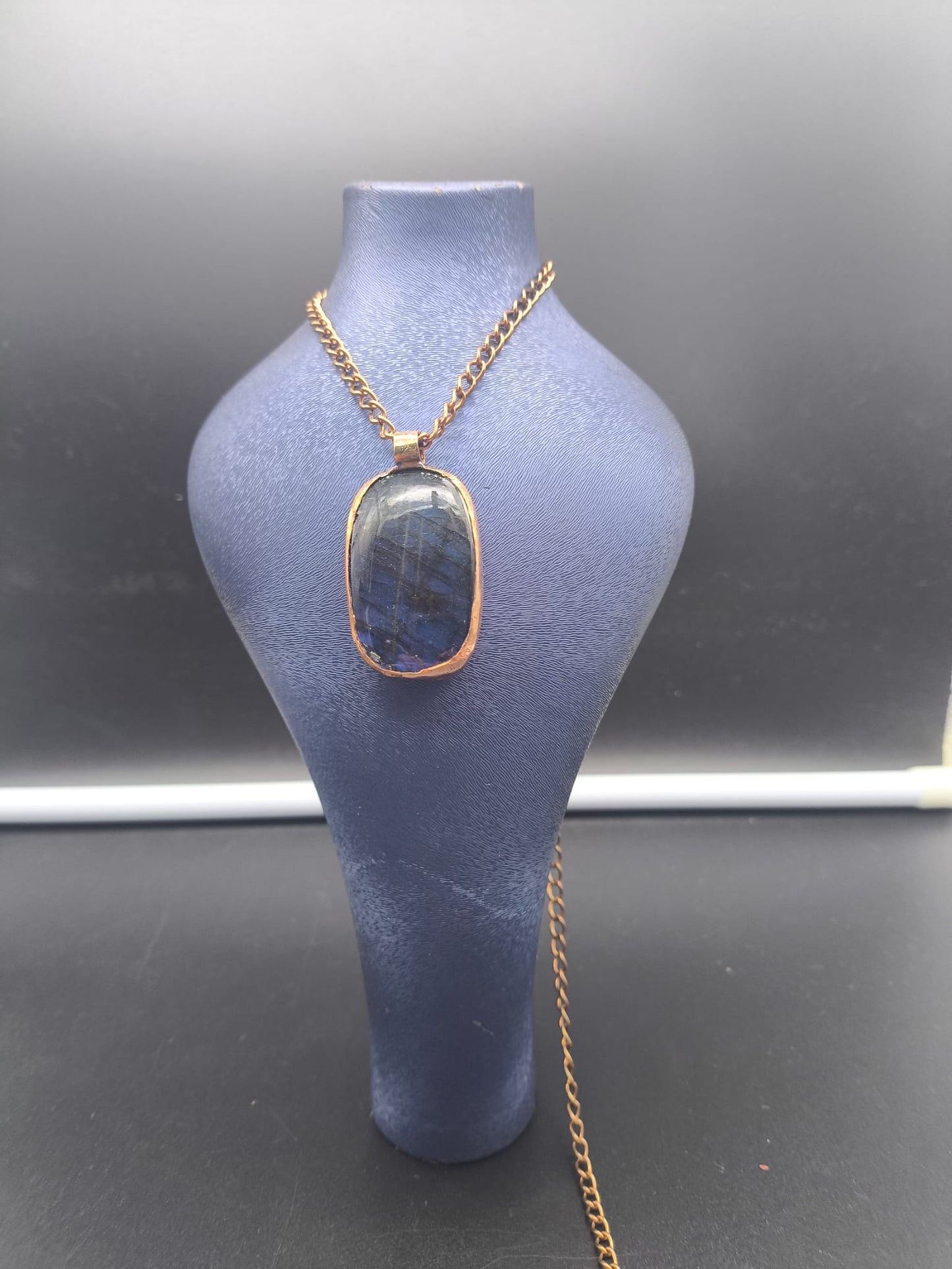 Labradorit Taşlı Bakır Kolye