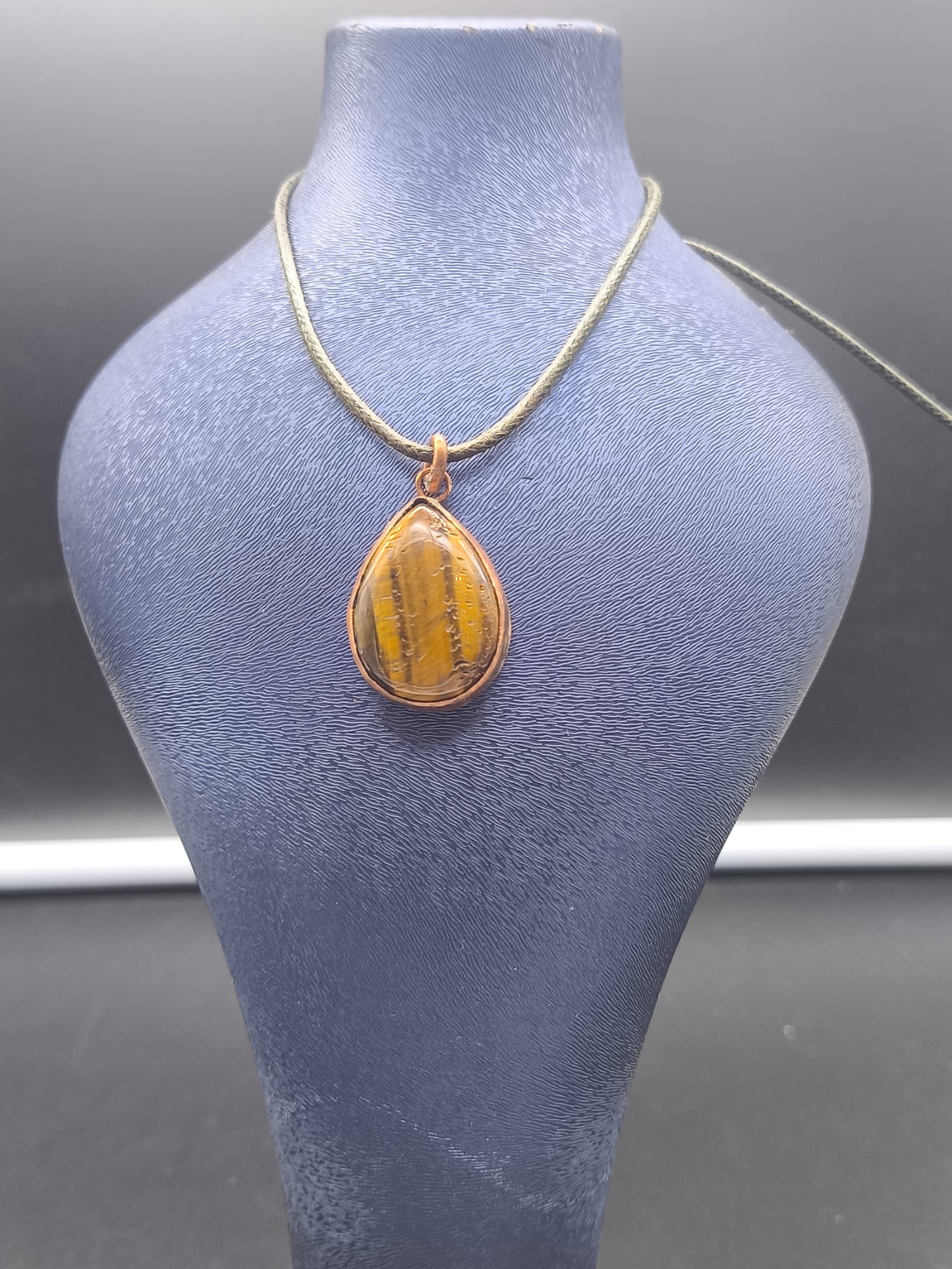 Kaplan Gözü Bakır Kolye