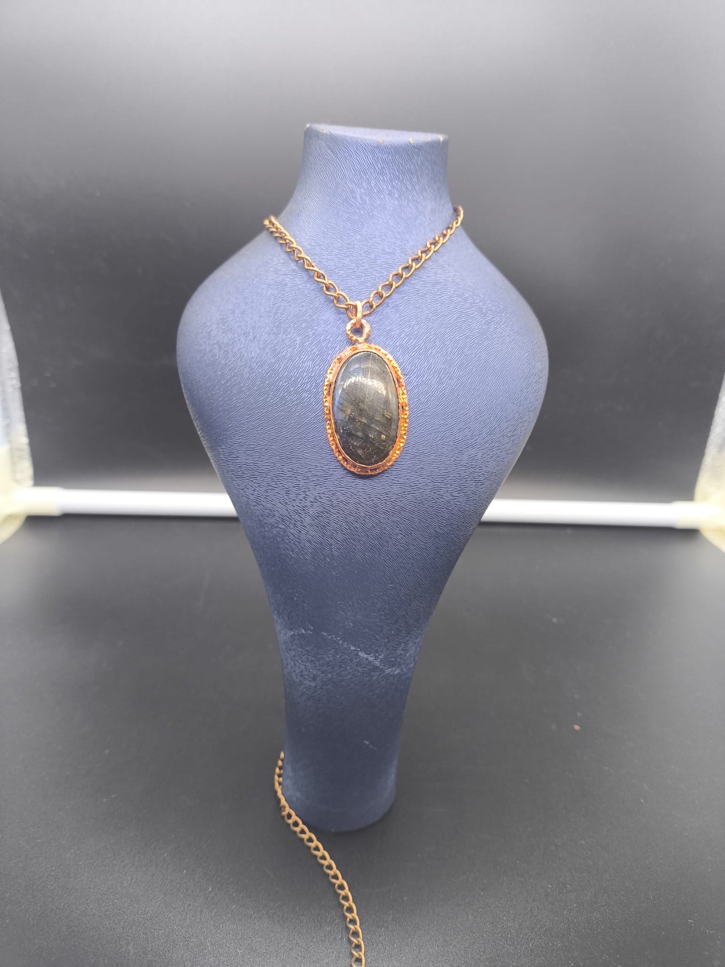 Labradorit Taşlı Bakır Kolye