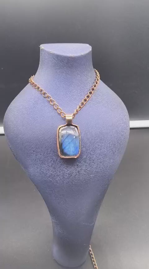 Labradorit Taşlı Bakır Kolye